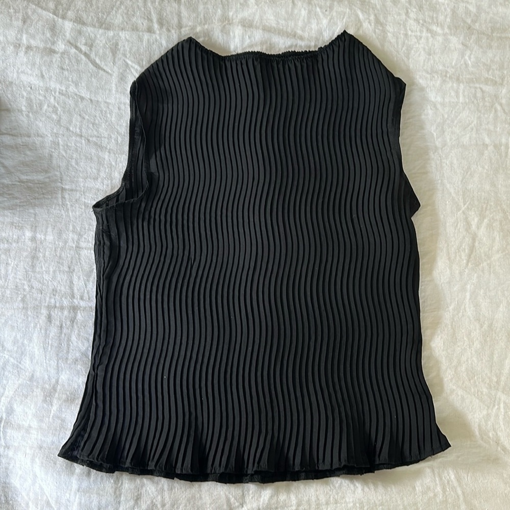 Nin Studio Black Pleat Wave Tank, Size L